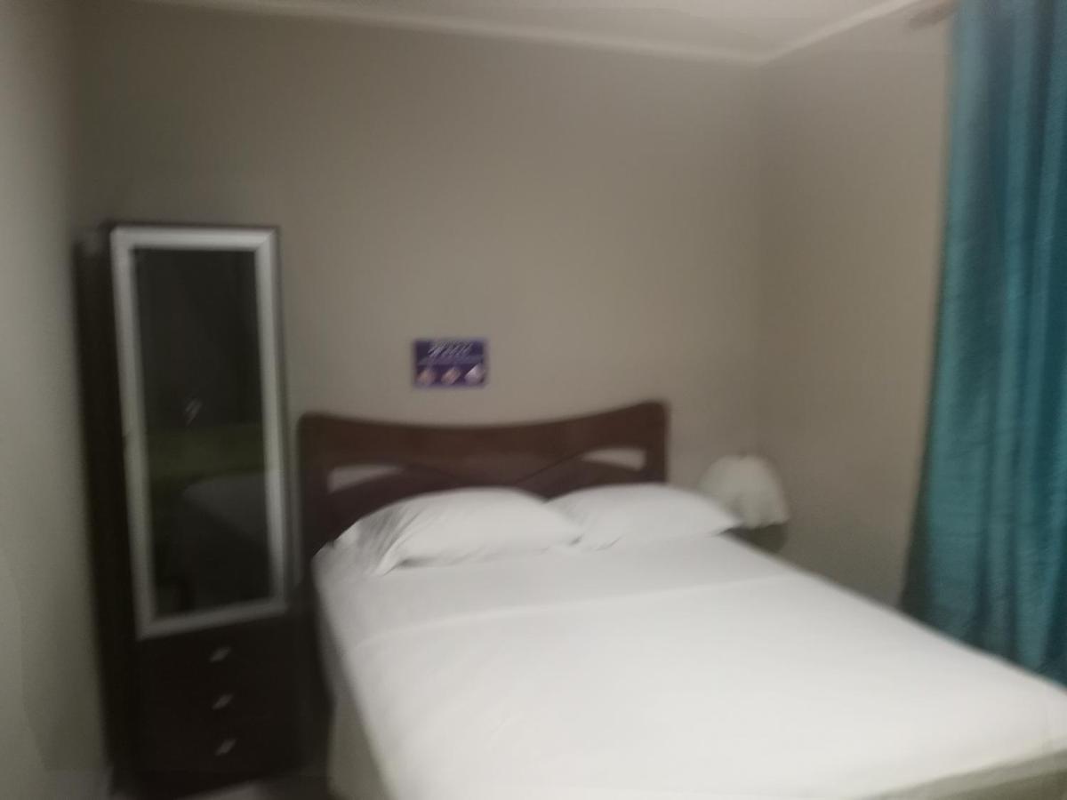 Hotel Premier Inn Manta Kültér fotó