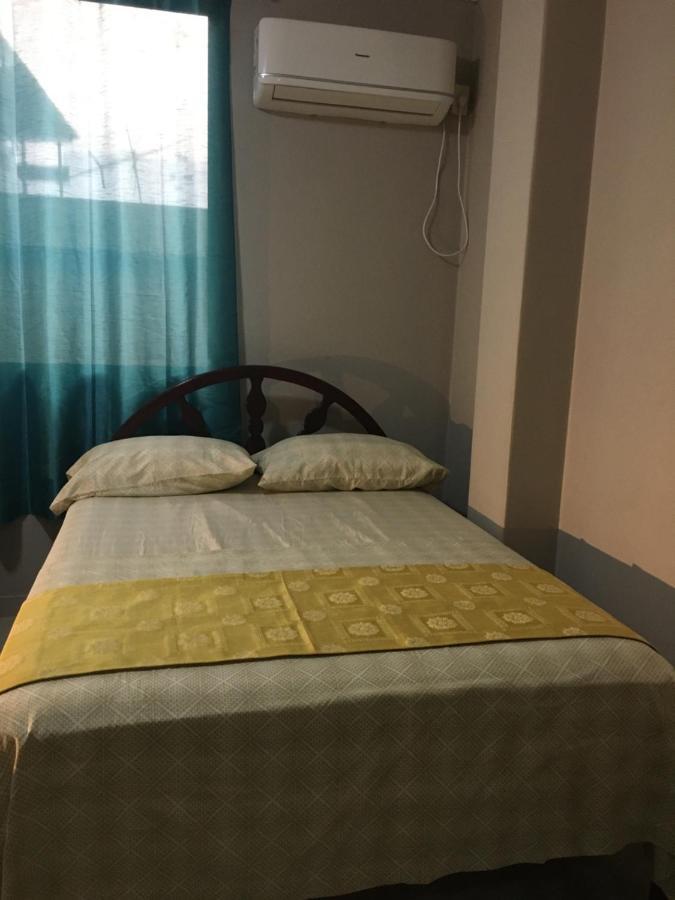 Hotel Premier Inn Manta Kültér fotó